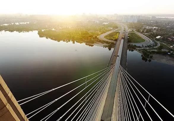 У Києві на вихідні обмежать рух на Південному мосту