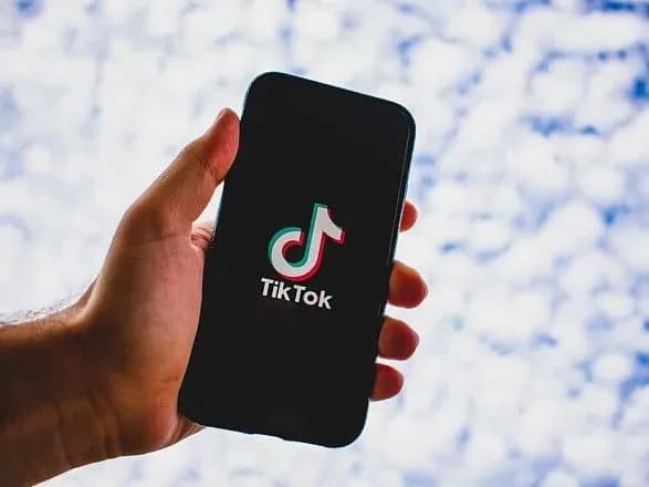В ОАЕ арештували чоловіка за відео в TikTok з фальшивими звуками пострілів