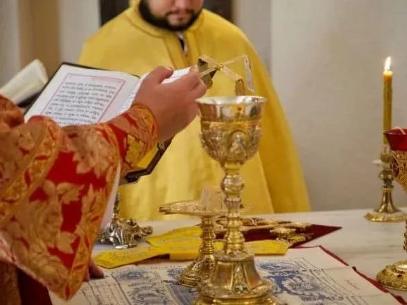 В ПЦУ объяснили, причащают ли в храмах больных на коронавирус