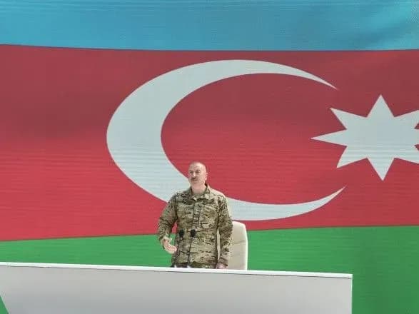 Президент Азербайджану на відкритті парку трофеїв з Карабаху: Баку чекає відповідь - звідки у Вірменії "Іскандери"