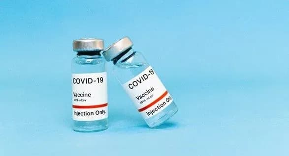 В ЕС пересмотрят данные о вакцине Vaxzevria