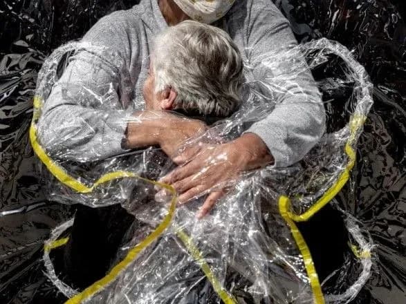 Від коронавірусної інфекції у світі померло майже 3 млн людей