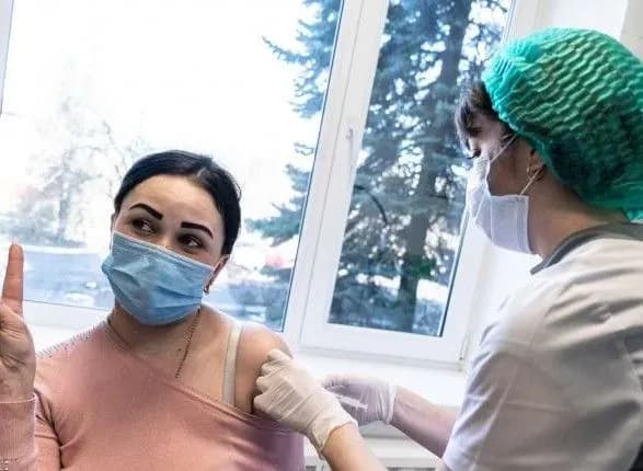 Більшість українців готові вакцинуватися проти COVID-19 - дослідження ЮНІСЕФ
