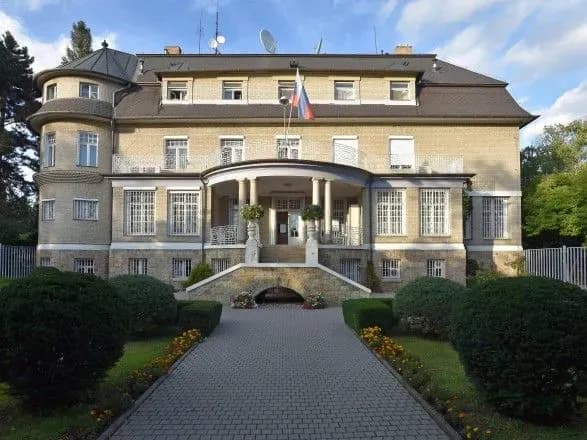 Конфлікт Праги та Москви: у Брно попсували стіни консульства Росії
