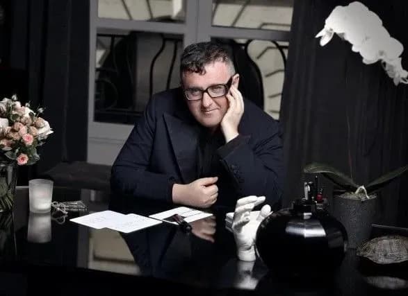 Помер відомий дизайнер одягу Альбер Ельбаз