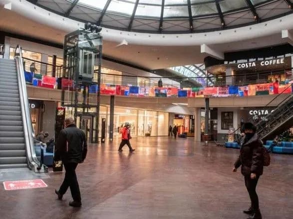 Локдаун: у Польщі відкрилися музеї та торгові центри