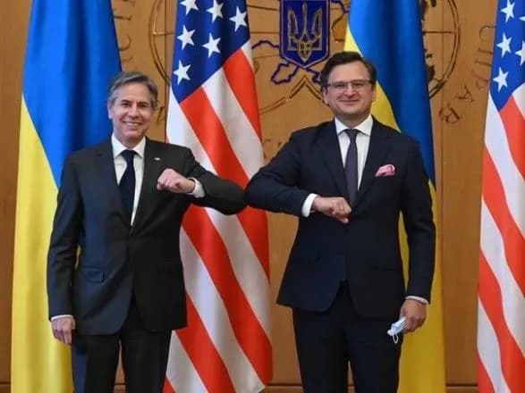 Блінкен у Києві вже зустрівся з нардепами та Кулебою: що відомо
