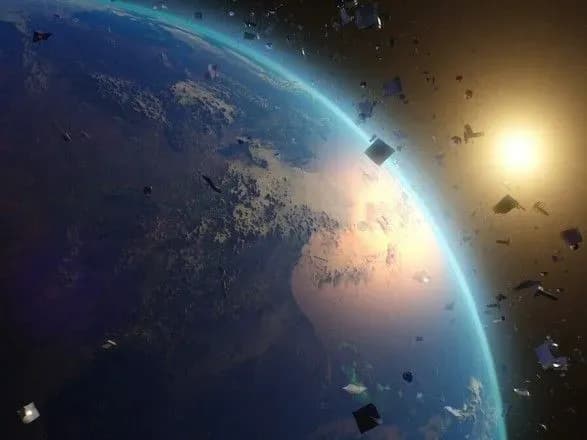 Уламки некерованої китайської ракети можуть впасти на Землю завтра