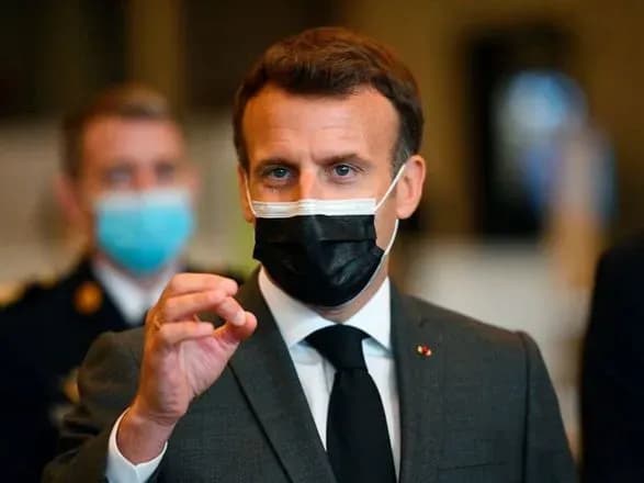 Президент Франції закликав США і Велику Британію розширити експорт вакцин