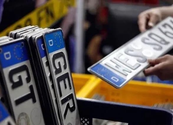 В Україні запрацює нова схема розмитнення "євроблях". Зеленський підписав закон