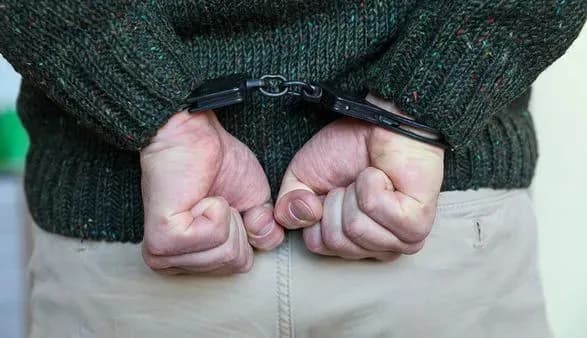 У Криму чоловік розмістив фейк про підготовку теракту в школі. Його затримали