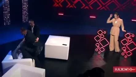 Екснардеп Барна обзивався і побився зі “слугою” у прямому ефірі