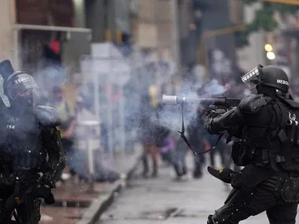 Через масові протести одне з міст Колумбії не може отримати палива