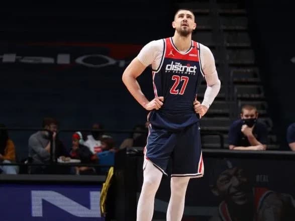 Лень помог "Вашингтону" обыграть "Кливленд" и выйти в плей-ин НБА