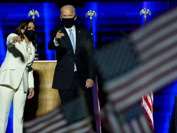 Байден за 2020 рік заробив майже втричі менше Харріс