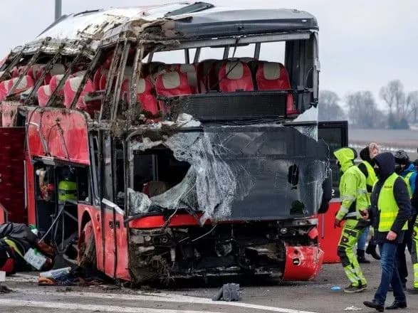 ДТП с автобусом в Польше: в больнице умерла еще одна украинка, МИД поможет репатриировать тело в Украину