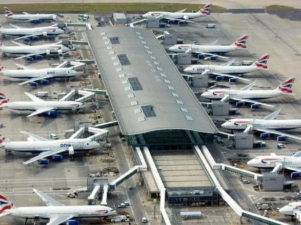 Велика Британія позбавила права літати на свою територію авіакомпанії Білорусі