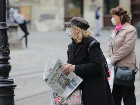 Поширення COVID-19 в Україні: у "жовтій" зоні - майже усі регіони