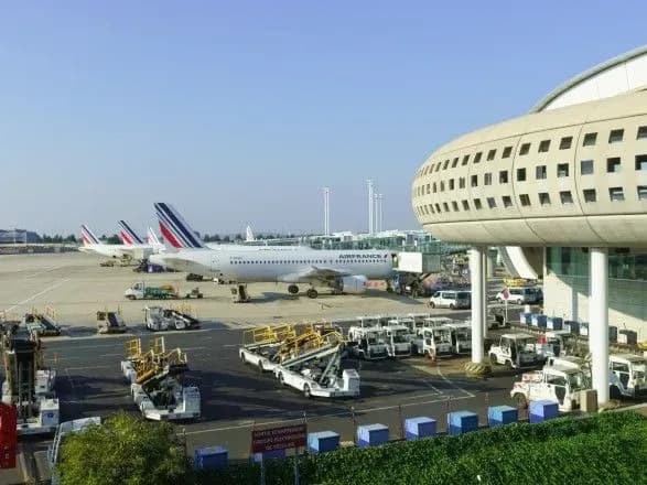 Франція також зупинила дію ліцензії авіакомпаній Білорусі на польоти до країни