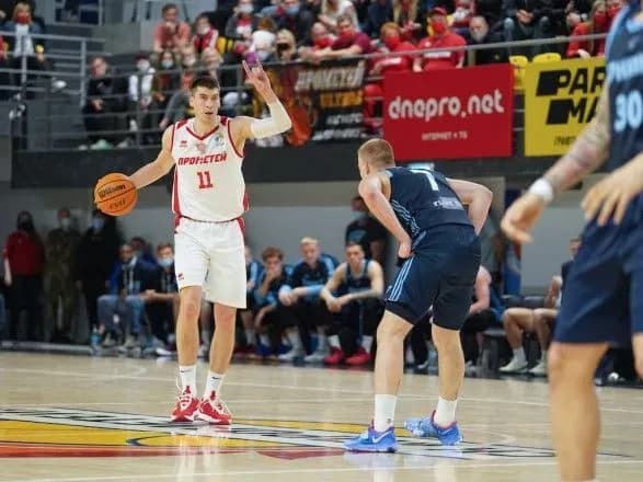 Баскетбол: "Прометей" здобув розгромну перемогу у матчі півфінальної серії Суперліги