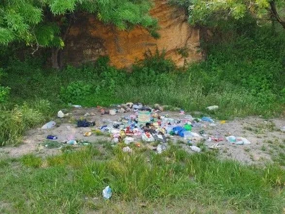 Пляжі Одеси не готові до прийому відпочивальників: одесити показали страшні кадри