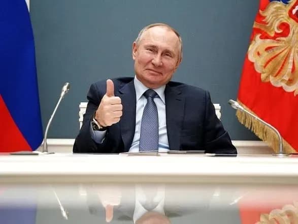 Путин подписал закон, запрещающий "экстремистам" участвовать в выборах на фоне репрессий против Навального