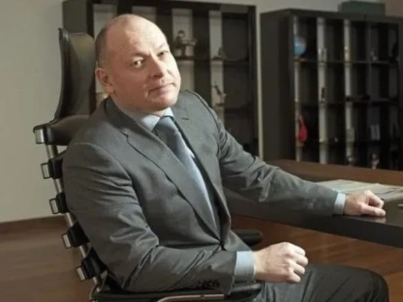 Ексглава ПриватБанку Дубілет вимагає через суд зняти його з розшуку