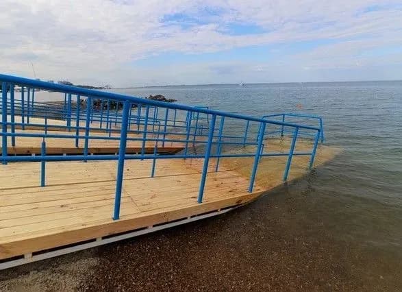 Одесити обговорили переваги і недоліки інклюзивного пляжу Труханова