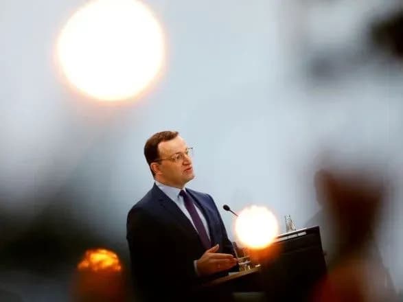 Вже майже половина жителів Німеччини отримали першу дозу вакцини від COVID-19