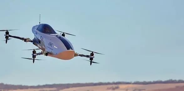 Літаючий гоночний електрокар пройшов перший тест-драйв