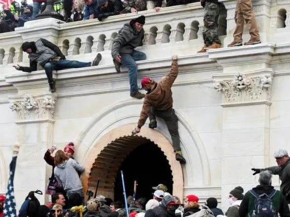 У США нападник на Капітолій визнав свою провину