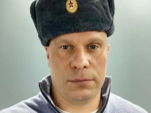 Нардепу Киві у спортзалі вручили підозру за шапку з комуністичною символікою