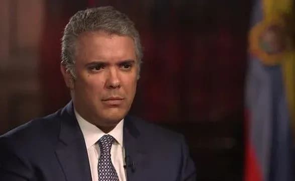 У Колумбії обстріляли вертоліт з президентом Дуке на борту