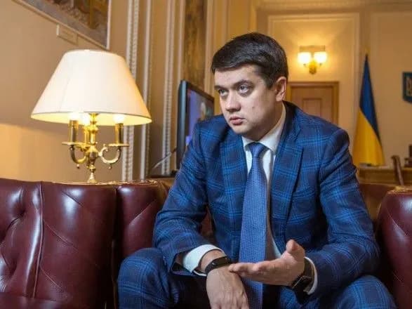 Разумков впевнений, що Зеленський не хоче йти у відставку