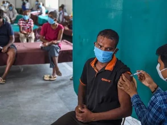 Столиця Індії хоче вакцинувати понад 50 тисяч безпритульних за місяць