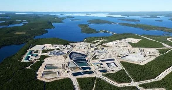 У Канаді лісові пожежі наблизились до уранової шахти