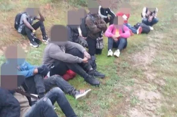 На кордоні з Литвою прикордонники відкрили вогонь через опір білоруських мігрантів