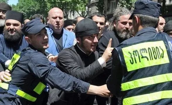 У Тбілісі спалахнули безлади за участю противників ЛГБТ-маршу