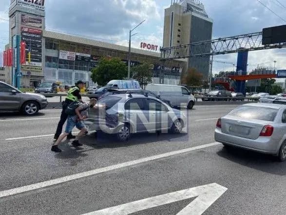 У Києві таксист Uber протаранив легковик