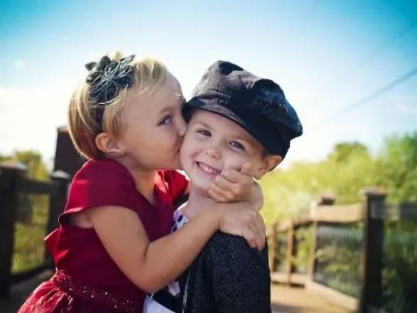 6 липня: Всесвітній день поцілунків