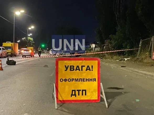 Викинуло з салону на дорогу: в результаті п'яного ДТП у столиці загинула 21-річна дівчина