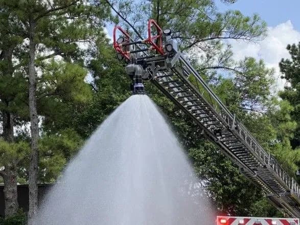 Три десятки людей постраждали після витоку хімікатів в аквапарку Техасу