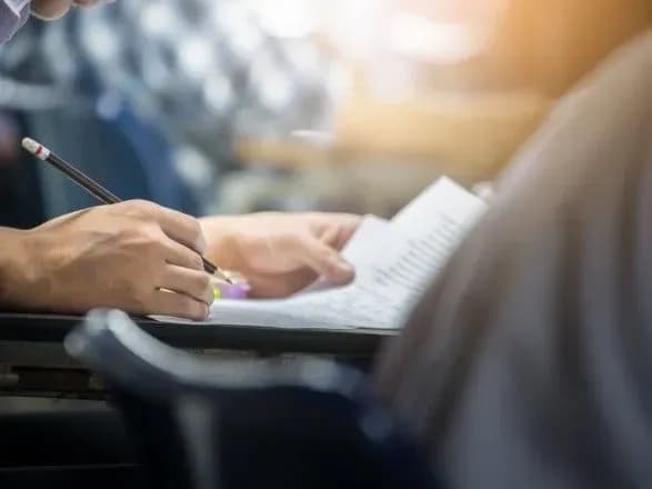 Перший іспит на рівень володіння державною мовою не відбувся через технічний збій