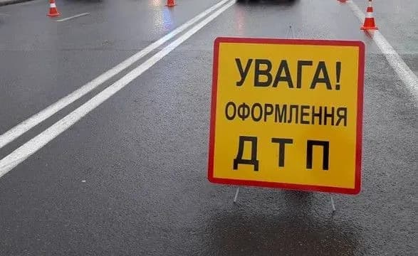Влетів у дерево: на Волині в ДТП загинули троє людей, ще 9 госпіталізували