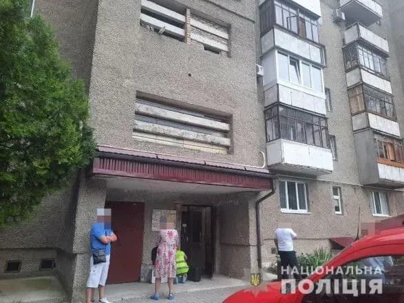 Зарубав сокирою дружину та доньку: у Луцьку за вбивство затримали чоловіка