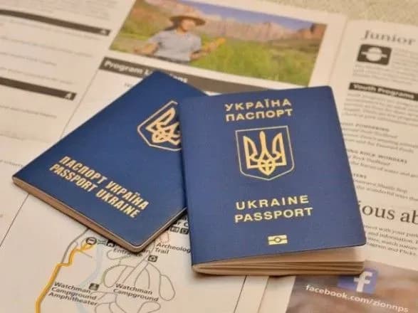 Дані для робочих віз українців до Польщі отримає польський рекрутер
