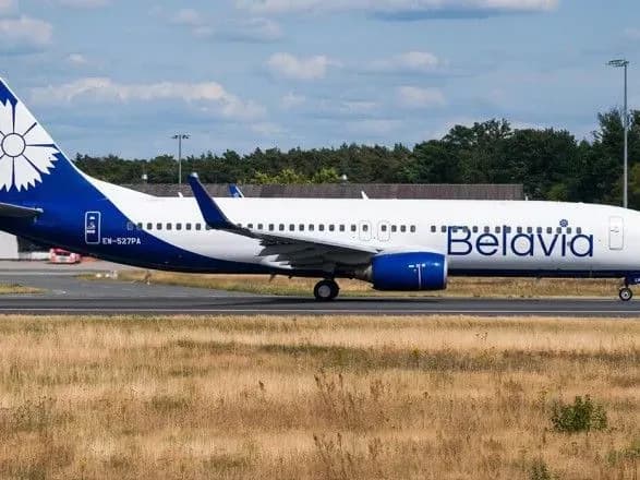 Рейс Минск-Анталья совершил аварийную посадку в Москве на одном двигателе