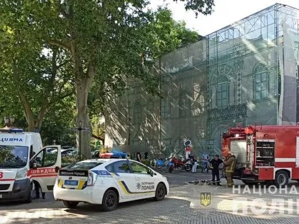 Две сотни человек эвакуировали из Одесской мэрии из-за ложного минирования