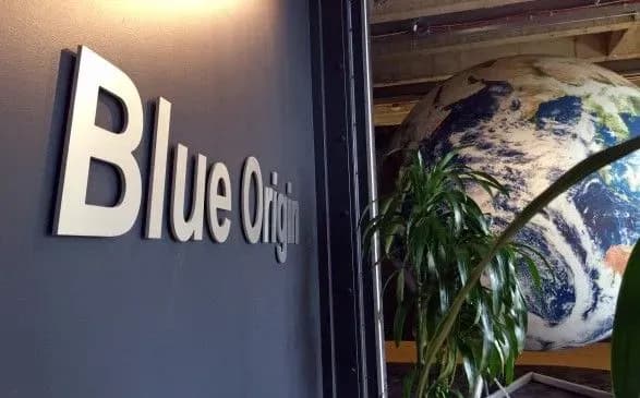 Влада США відмовила компанії Безоса в перегляді контракту NASA зі SpaceX