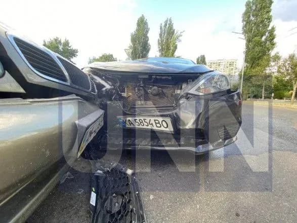 В очі світило сонце: у Києві сталась ДТП, є постраждалий
